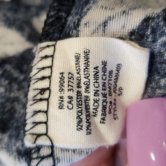 BILLABONG Women's Black/White Off Shoulder Velvet Top Sz Small - Picture 4 of 5